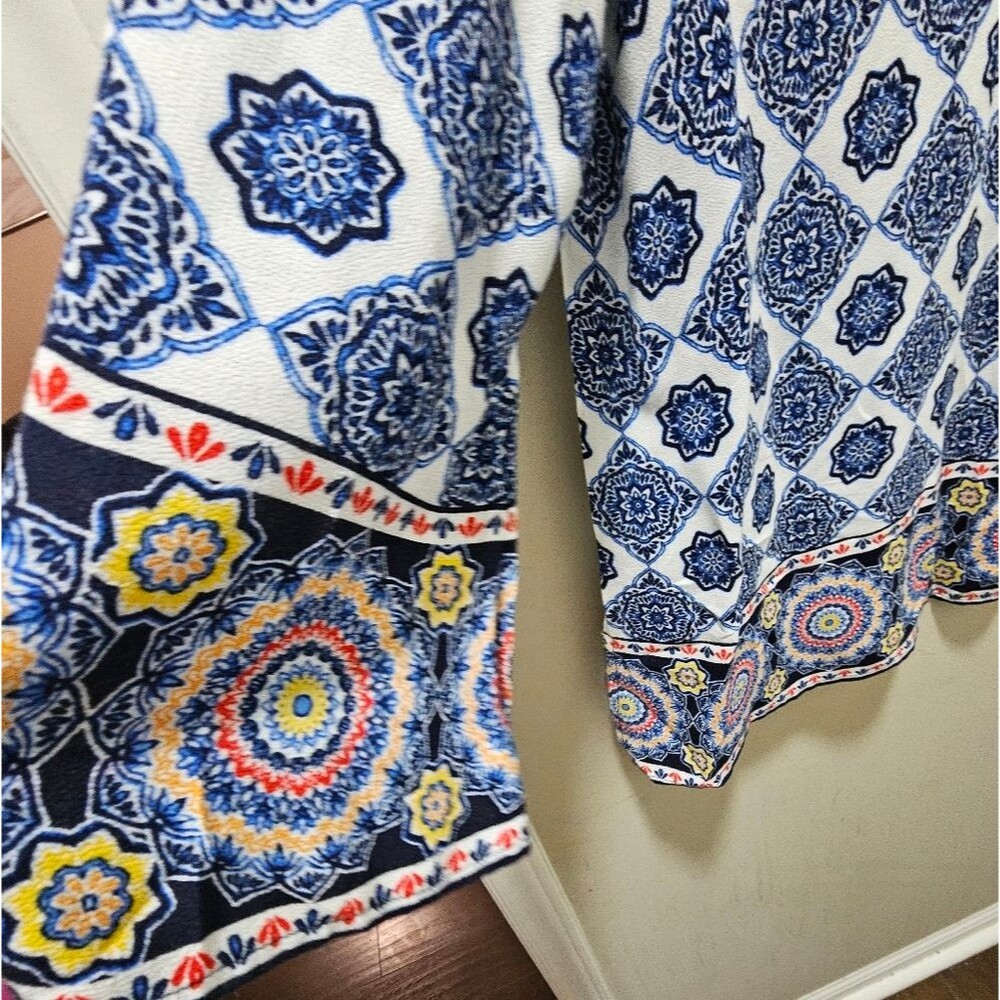 Ruby Rd. Blue and White Geometric Tunic - Picture 6 of 7